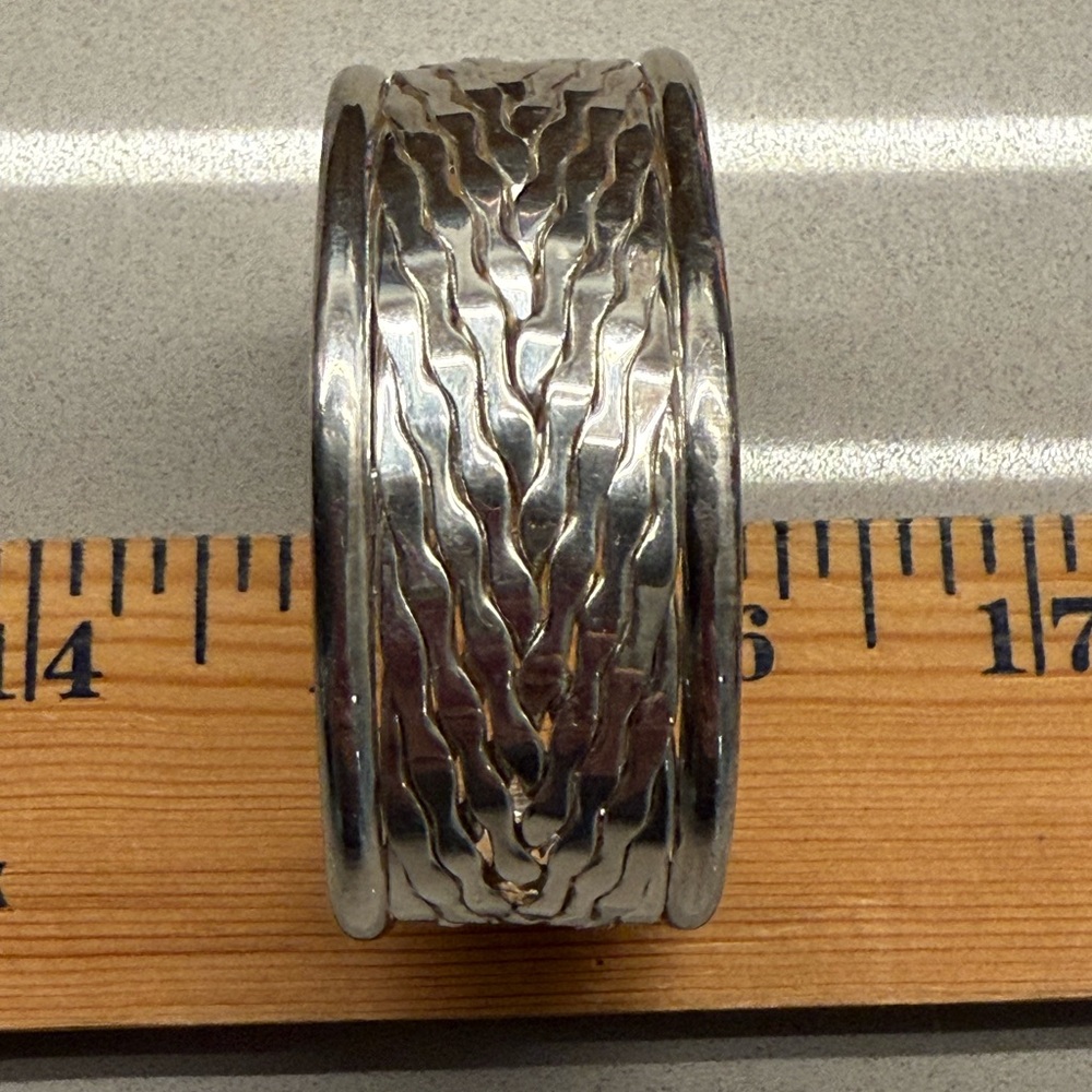Silver basket weave Cuff Bracelet - Picture 2 of 4